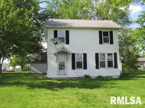 801 E 2nd St, Delavan, IL 61734 photo 1