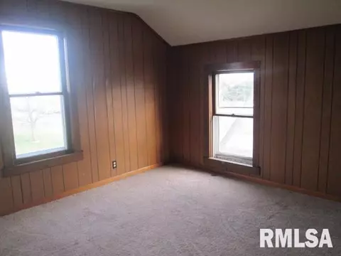 801 E 2nd St, Delavan, IL 61734 photo 15