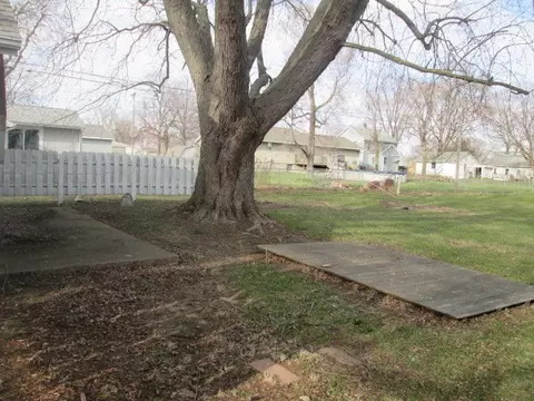 801 E 2nd St, Delavan, IL 61734 photo 17
