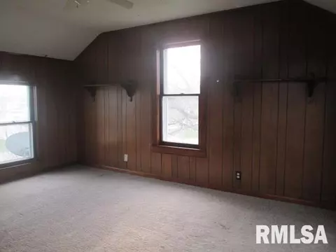 801 E 2nd St, Delavan, IL 61734 photo 14