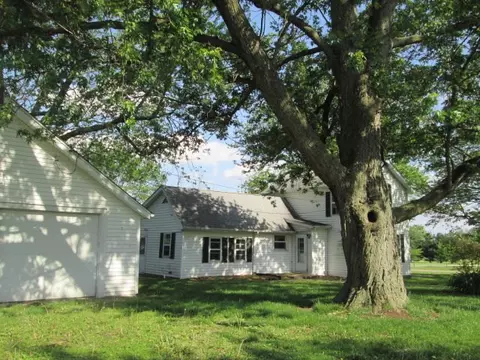 801 E 2nd St, Delavan, IL 61734 photo 20