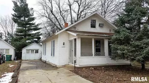 1209 E Carroll, Macomb, IL 61455 photo 1