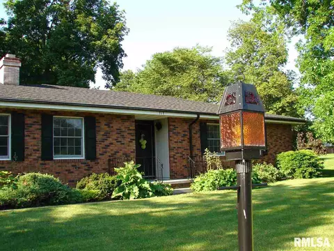 717 S Hilldale, Eureka, IL 61530 photo 3