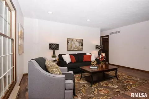 717 S Hilldale, Eureka, IL 61530 photo 10