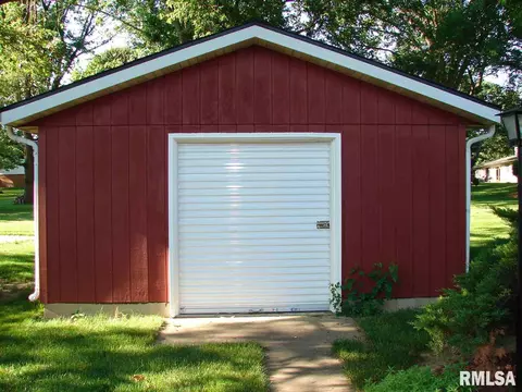 717 S Hilldale, Eureka, IL 61530 photo 36