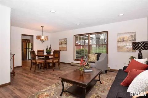 717 S Hilldale, Eureka, IL 61530 photo 8