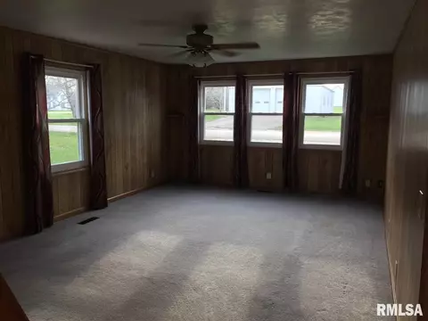 409 3rd St, Sparland, IL 61565 photo 4