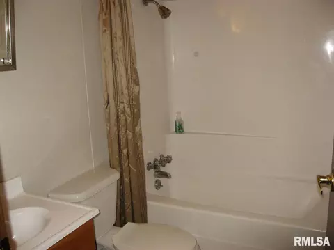 223 N Verzel Dr, Macomb, IL 61455 photo 15