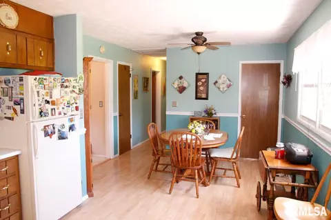 105 Dennis Dr, Eureka, IL 61530 photo 12