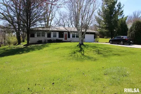 105 Dennis Dr, Eureka, IL 61530 photo 3