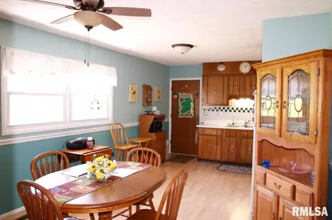 105 Dennis Dr, Eureka, IL 61530 photo 11