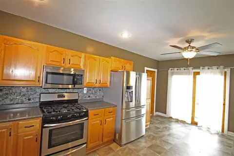 204 E Pine St, Dunlap, IL 61525 photo 5