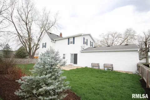 204 E Pine St, Dunlap, IL 61525 photo 32