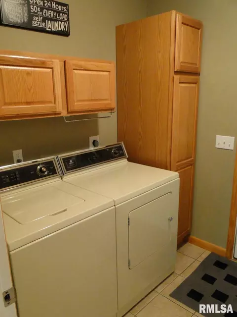 324 Pinecrest Dr, Macomb, IL 61455 photo 22