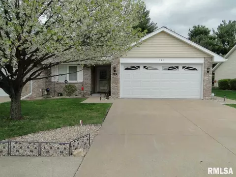 324 Pinecrest Dr, Macomb, IL 61455 photo 1
