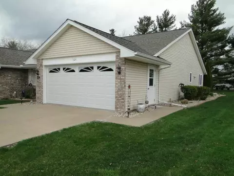 324 Pinecrest Dr, Macomb, IL 61455 photo 2