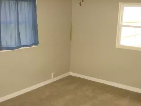 1240 E Wheeler St, Macomb, IL 61455 photo 9