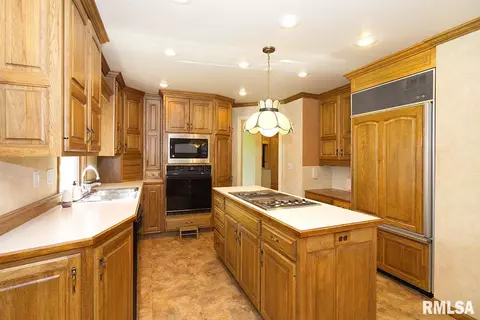 101 Jay, Morton, IL 61550 photo 6