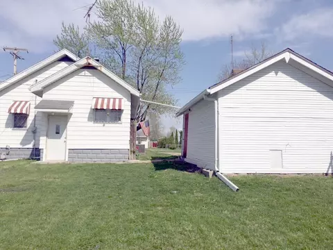 1104 S Main St, Canton, IL 61520 photo 24