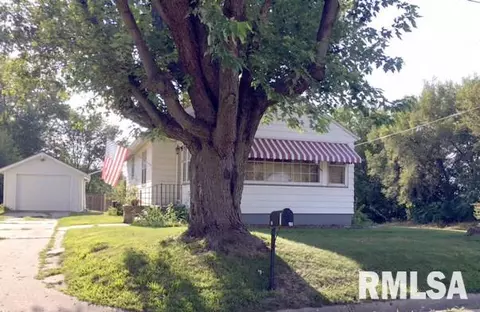 1104 S Main St, Canton, IL 61520 photo 23