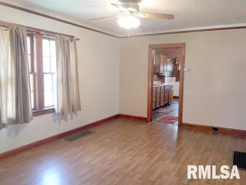 1104 S Main St, Canton, IL 61520 photo 8