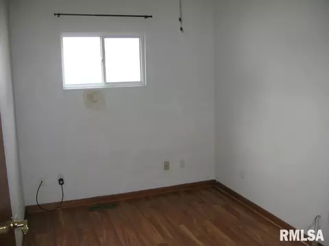 1113 Debbie Ln, Macomb, IL 61455 photo 5