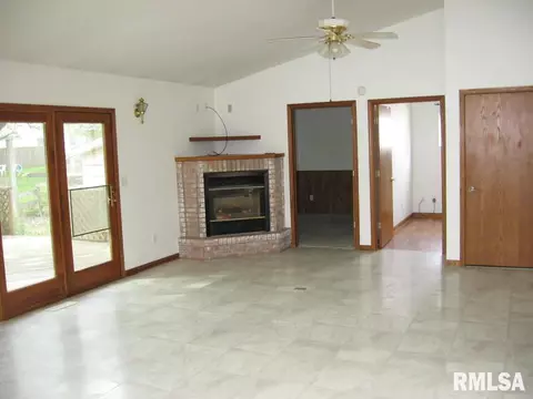 1113 Debbie Ln, Macomb, IL 61455 photo 12