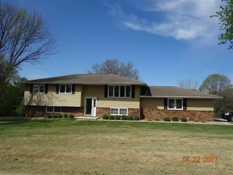 8151 N Blackbridge Rd, Edwards, IL 61528 photo 1