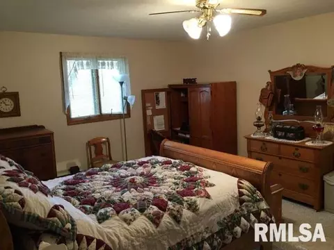 1475 E Myrtle, Canton, IL 61520 photo 8