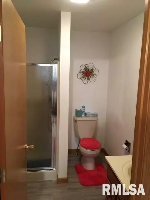 1475 E Myrtle, Canton, IL 61520 photo 9