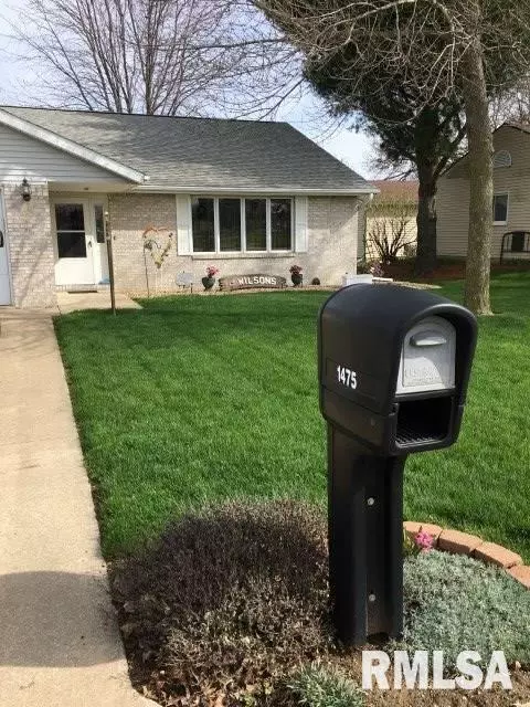 1475 E Myrtle, Canton, IL 61520 photo 2