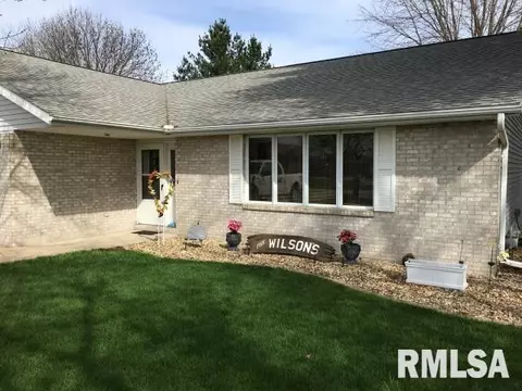 1475 E Myrtle, Canton, IL 61520 photo 3