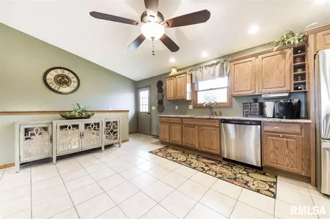 921 Dennis Dr, Eureka, IL 61530 photo 10