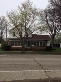 807 3rd, Henry, IL 61537 photo 1