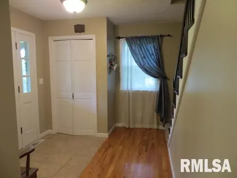 719 11th St, Lacon, IL 61540 photo 2