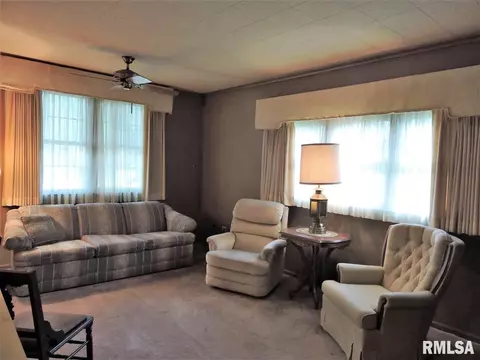 330 E Grant St, Macomb, IL 61455 photo 28