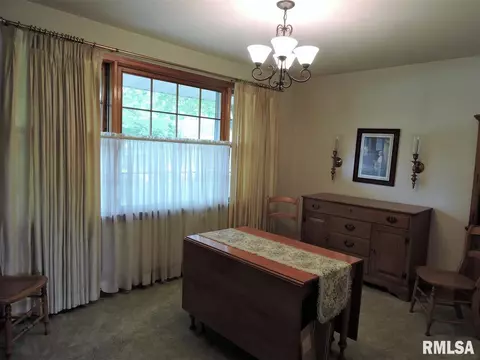 330 E Grant St, Macomb, IL 61455 photo 5