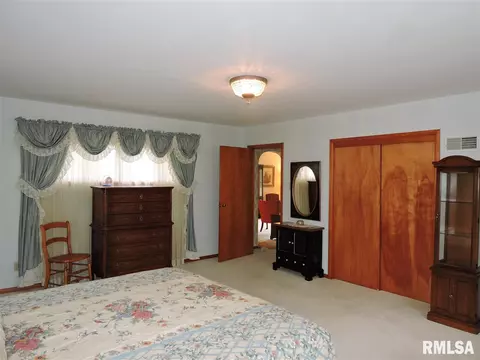330 E Grant St, Macomb, IL 61455 photo 15