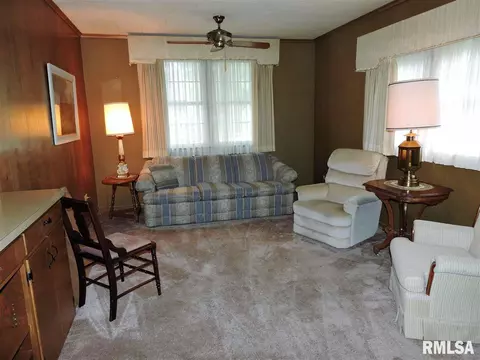 330 E Grant St, Macomb, IL 61455 photo 22