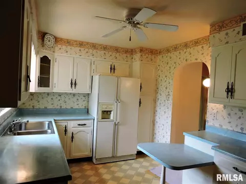 330 E Grant St, Macomb, IL 61455 photo 12