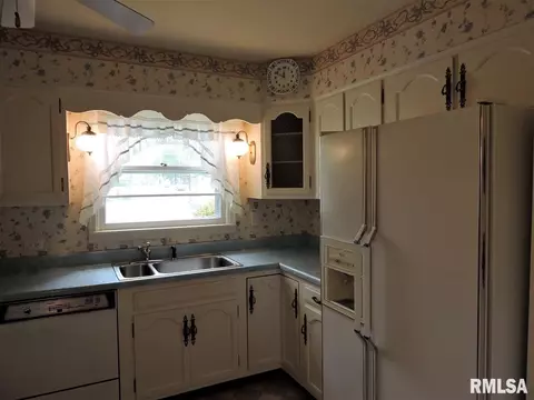 330 E Grant St, Macomb, IL 61455 photo 11