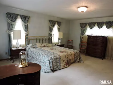 330 E Grant St, Macomb, IL 61455 photo 16