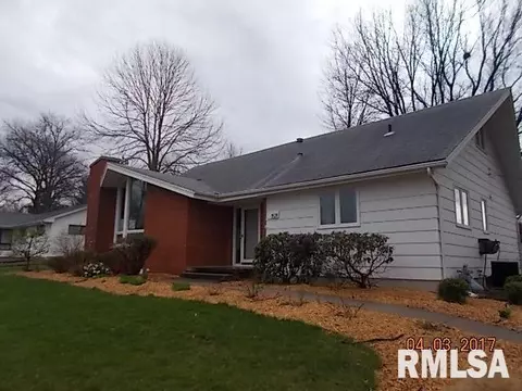 1521 Riverview Dr, Macomb, IL 61455 photo 1