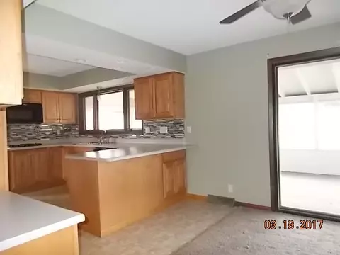 1521 Riverview Dr, Macomb, IL 61455 photo 2