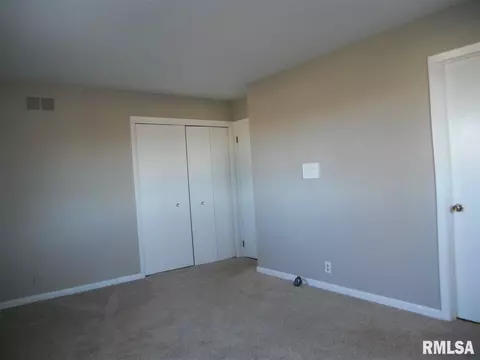 1521 Riverview Dr, Macomb, IL 61455 photo 10