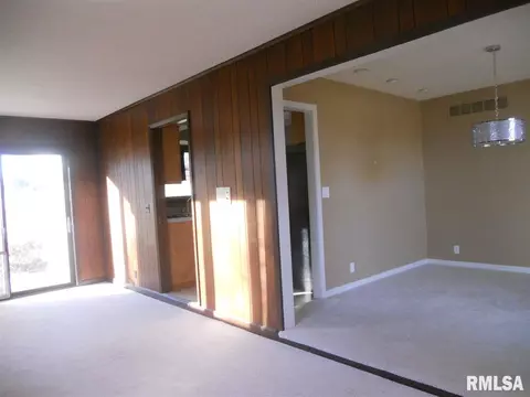 1521 Riverview Dr, Macomb, IL 61455 photo 7