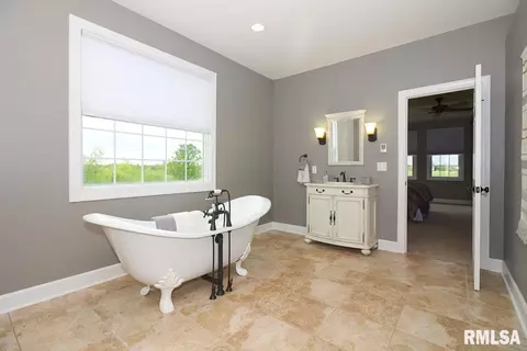 353 Carlock Rd, Carlock, IL 61725 photo 9
