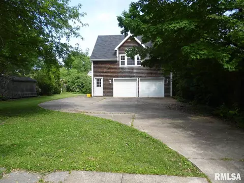 421 S Randolph St, Macomb, IL 61455 photo 4