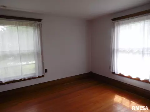 421 S Randolph St, Macomb, IL 61455 photo 24
