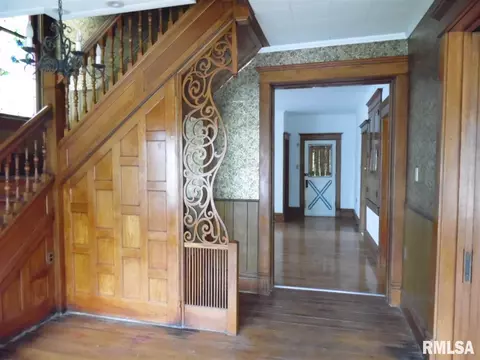 421 S Randolph St, Macomb, IL 61455 photo 6